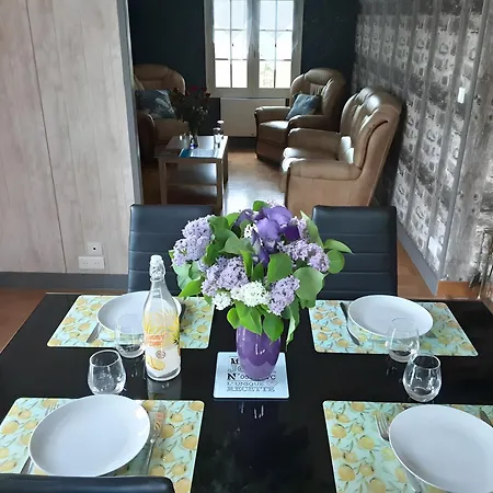 De Lonzanges Vakantiehuis Lanobre